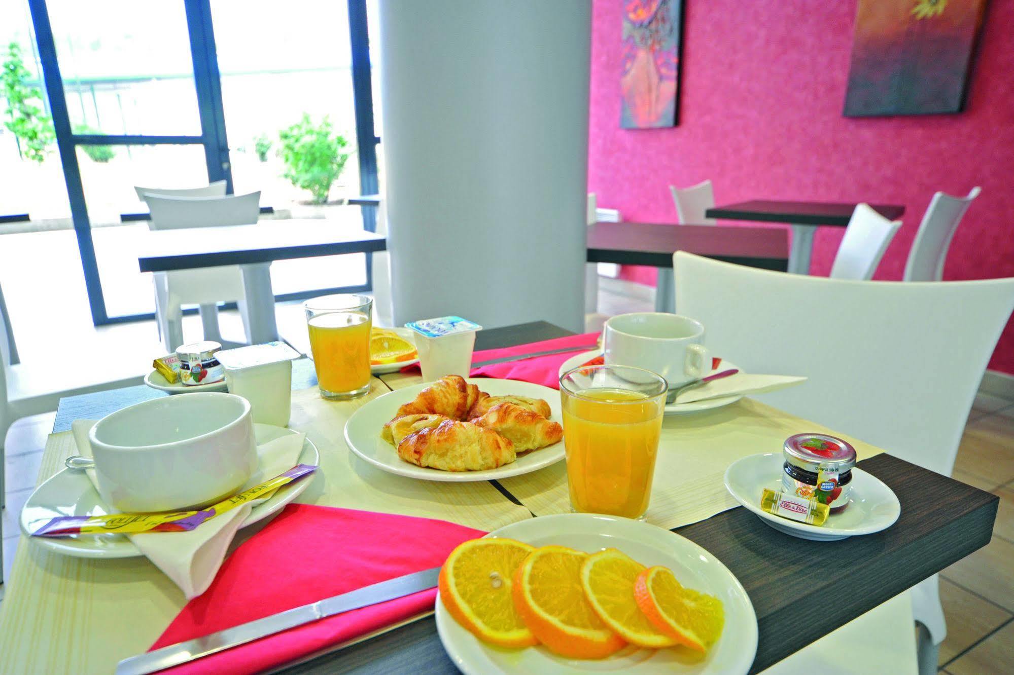 Appart'City Classic Lyon Vaise St Cyr Lião Restaurante foto